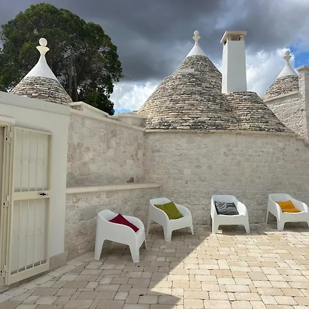 Trulli - Coni Di Luce * Locorotondo