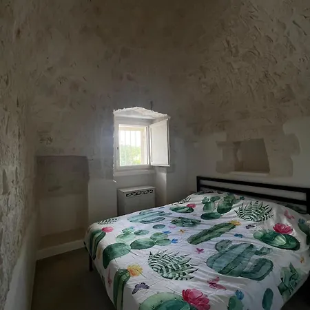 Trulli - Coni Di Luce * Locorotondo